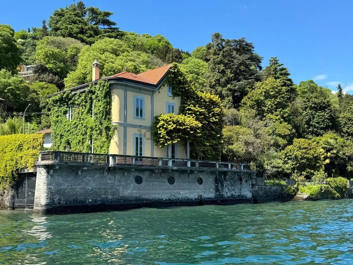 Meravigliosa Villa sulle rive del Lago di Como